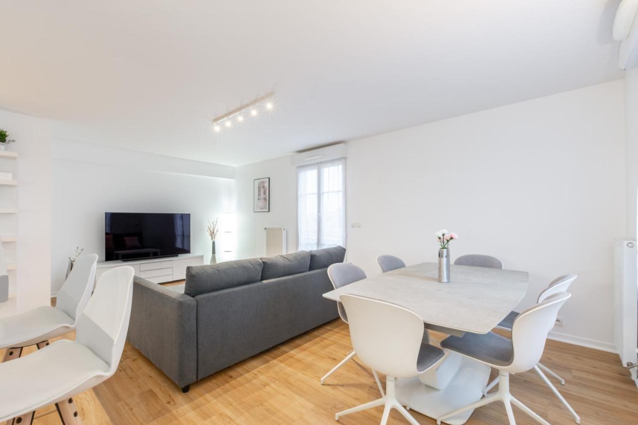 Le Sakura By Plaza Apartment